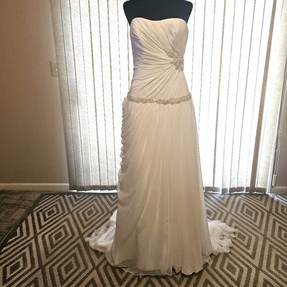 Joli Bridal White Wedding‎ Dress 10
